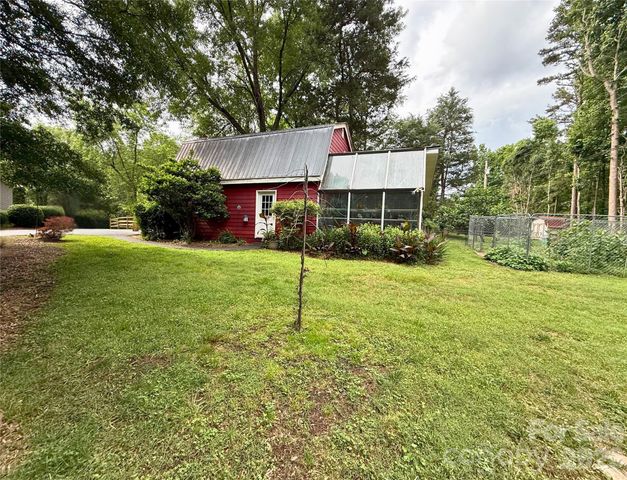 2333 Lakeview Circle, Matthews, NC 28105