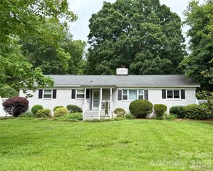 2333 Lakeview Circle, Matthews, NC 28105