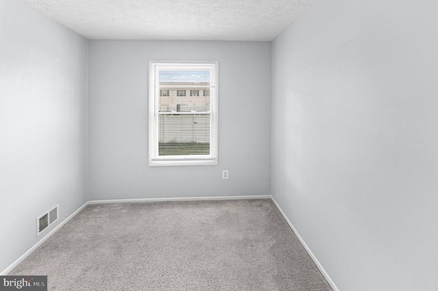 6425 LACROSSE LN NE, Glen Burnie, MD 21061
