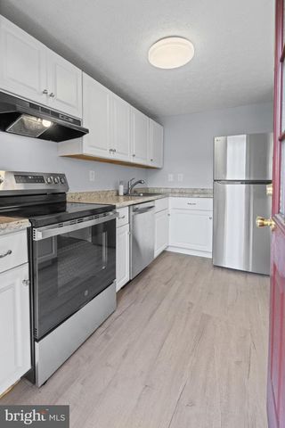 6425 LACROSSE LN NE, Glen Burnie, MD 21061