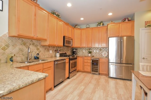 4202 Warrens Way 202, Wanaque Boro, NJ 07465
