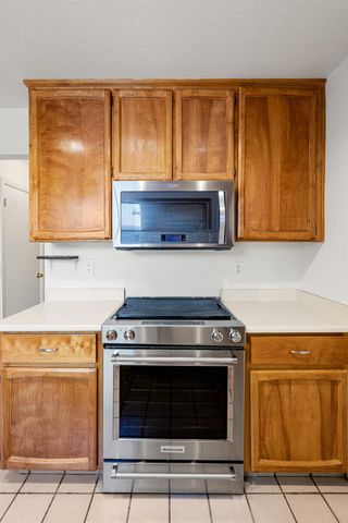 695 Cutting Way, Sacramento, CA 95831