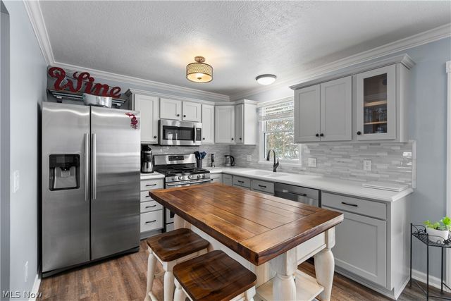 4467 Newcastle Cove, Brunswick, OH 44212