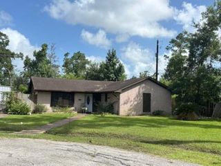 1614 Redwood Street, Dickinson, TX 77539