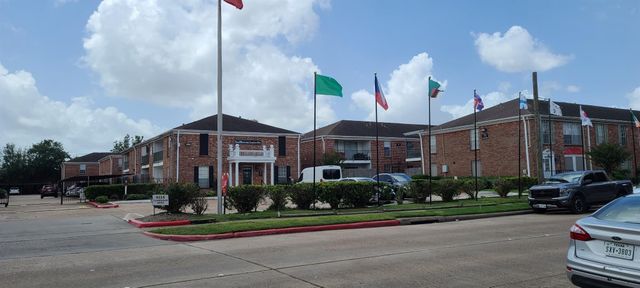 9201 Clarewood Drive 203, Houston, TX 77036