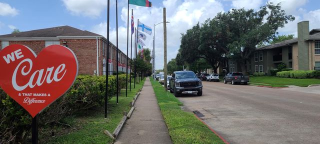 9201 Clarewood Drive 203, Houston, TX 77036