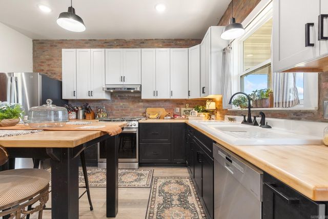 2935 MC 2027, Yellville, AR 72687