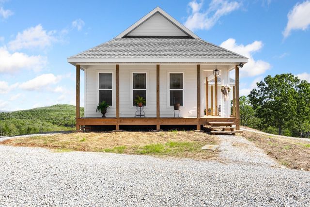 2935 MC 2027, Yellville, AR 72687