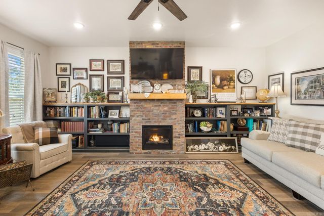 2935 MC 2027, Yellville, AR 72687