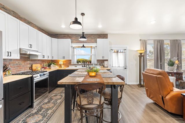 2935 MC 2027, Yellville, AR 72687