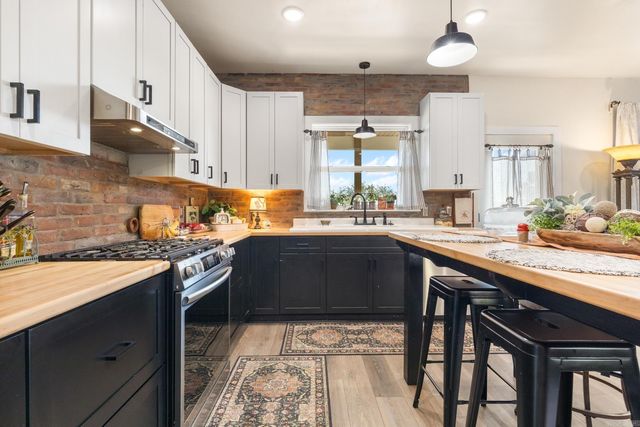 2935 MC 2027, Yellville, AR 72687