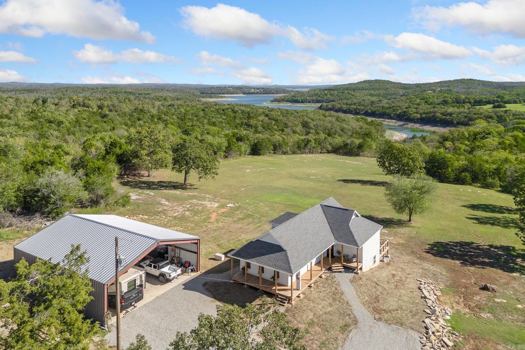 2935 MC 2027, Yellville, AR 72687