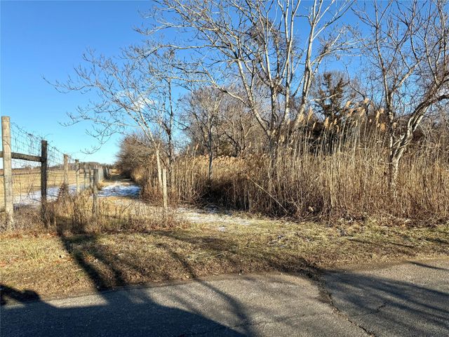 1500 Marys Road, Mattituck, NY 11952