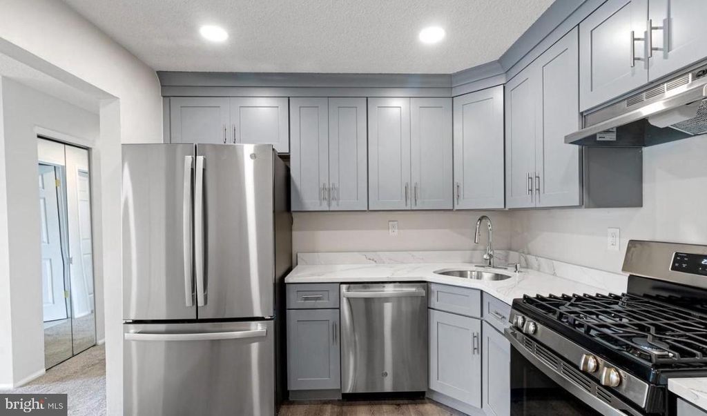 42 MENDREY CT, Trenton, NJ 08648