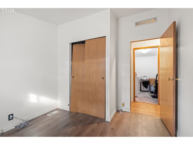 10815 Se BUSH St, Portland, OR 97266