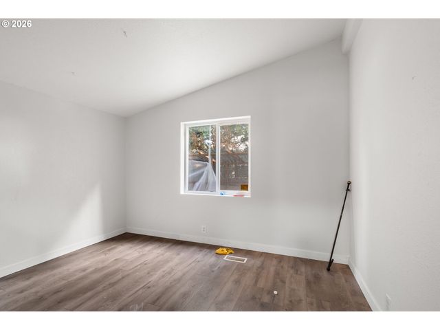 10815 Se BUSH St, Portland, OR 97266