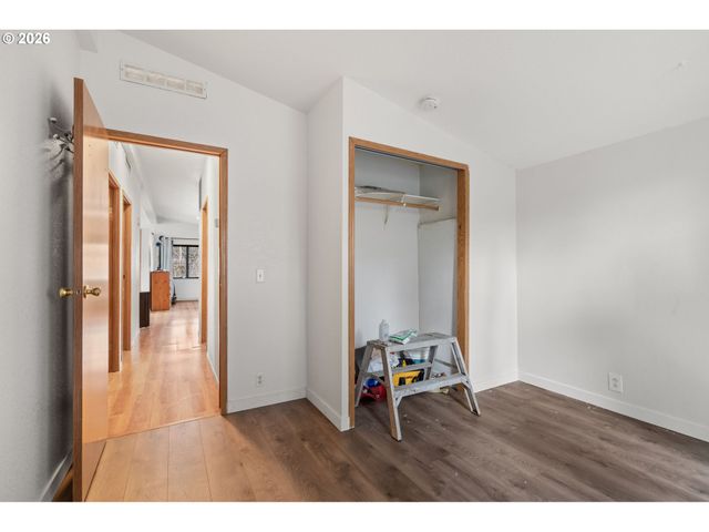 10815 Se BUSH St, Portland, OR 97266