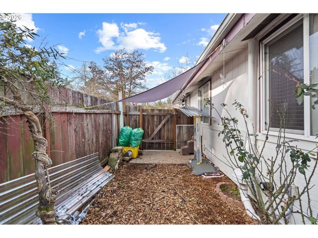 10815 Se BUSH St, Portland, OR 97266