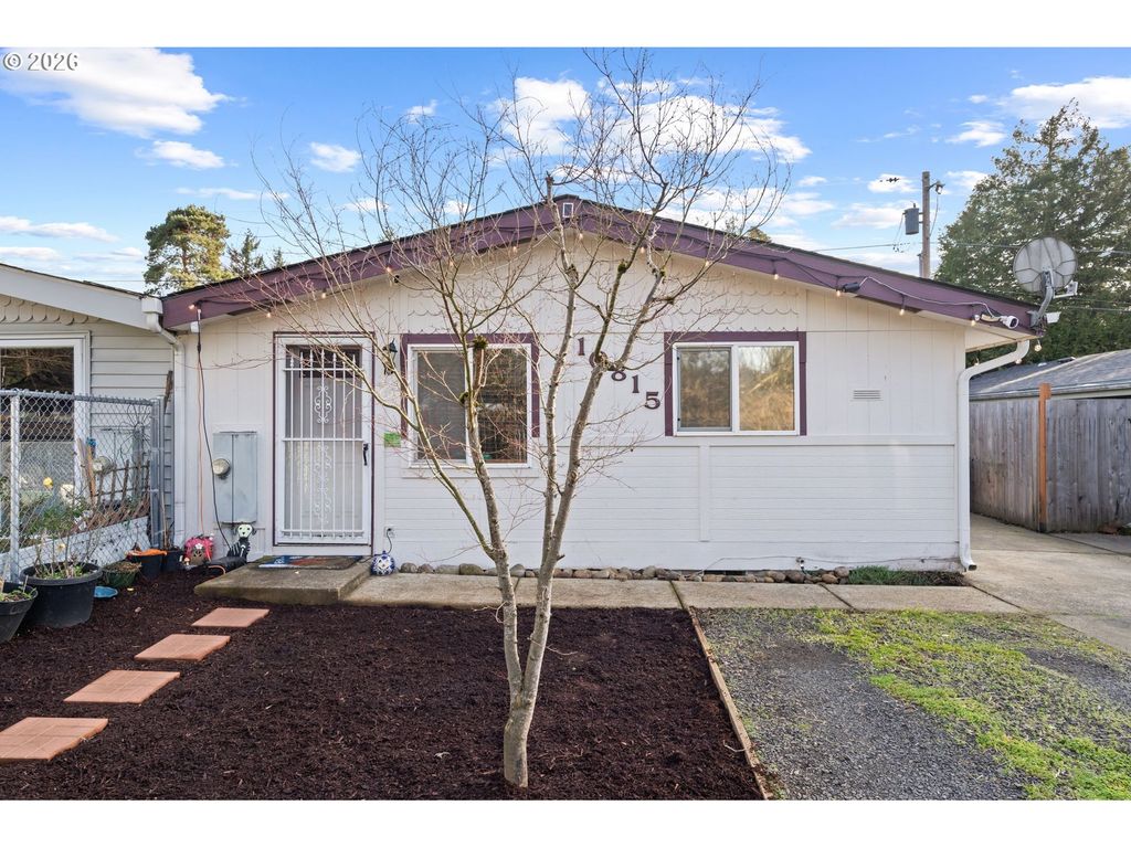 10815 Se BUSH St, Portland, OR 97266