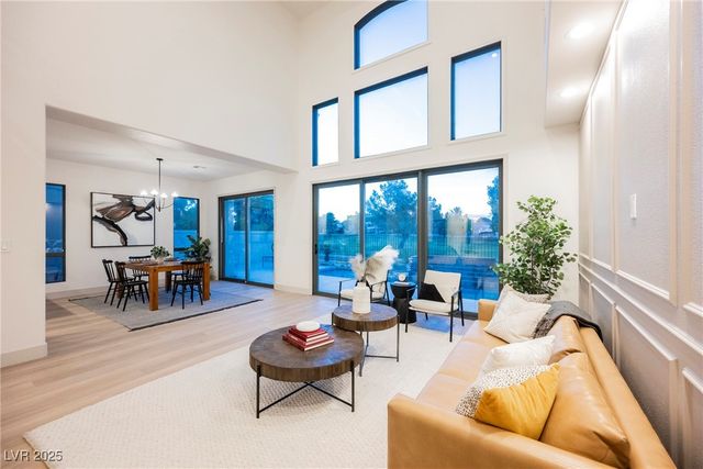 8330 Carmel Ridge Court, Las Vegas, NV 89113