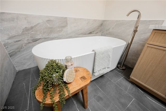 8330 Carmel Ridge Court, Las Vegas, NV 89113