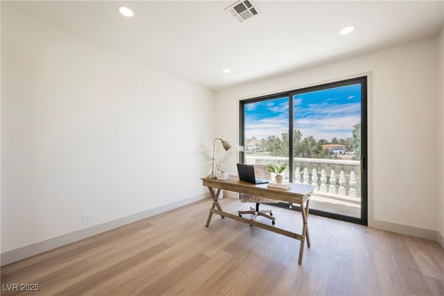 8330 Carmel Ridge Court, Las Vegas, NV 89113