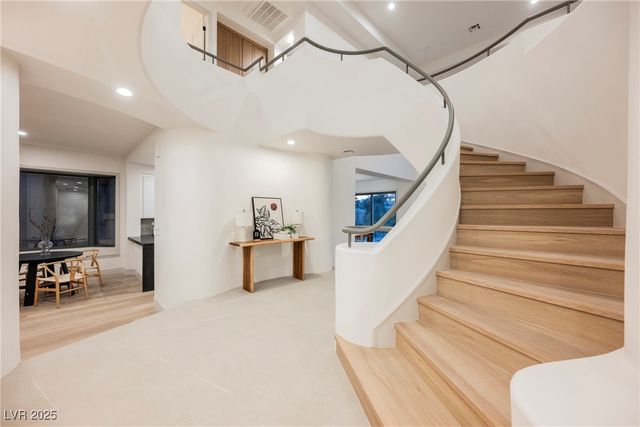 8330 Carmel Ridge Court, Las Vegas, NV 89113