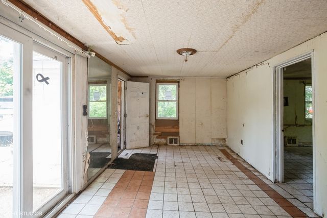 705 W Hillcrest Road, Palatine, IL 60074