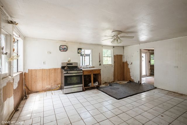 705 W Hillcrest Road, Palatine, IL 60074