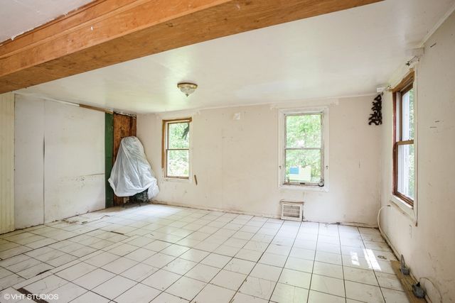 705 W Hillcrest Road, Palatine, IL 60074
