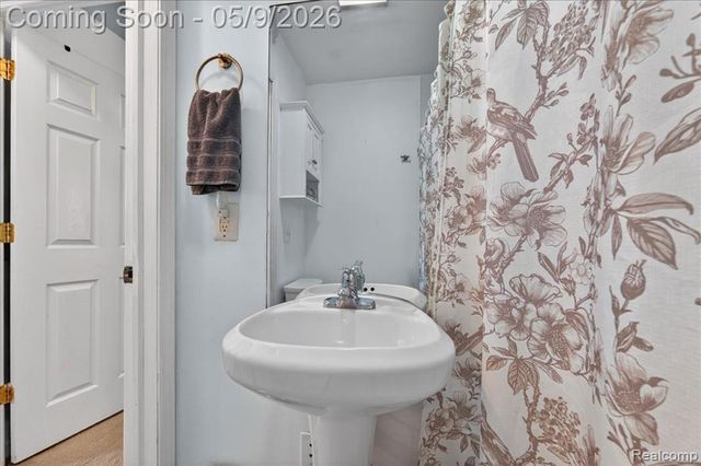 2145 E Walton Boulevard, Auburn Hills, MI 48326