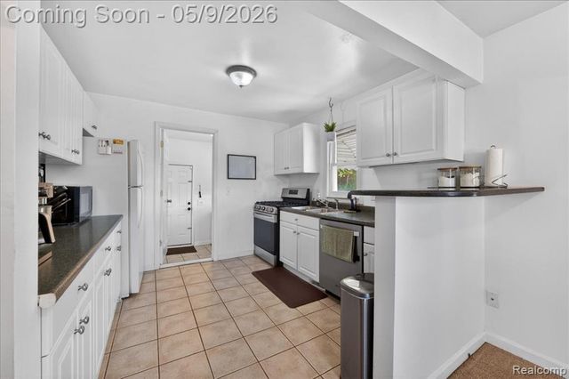 2145 E Walton Boulevard, Auburn Hills, MI 48326
