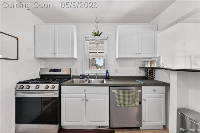 2145 E Walton Boulevard, Auburn Hills, MI 48326