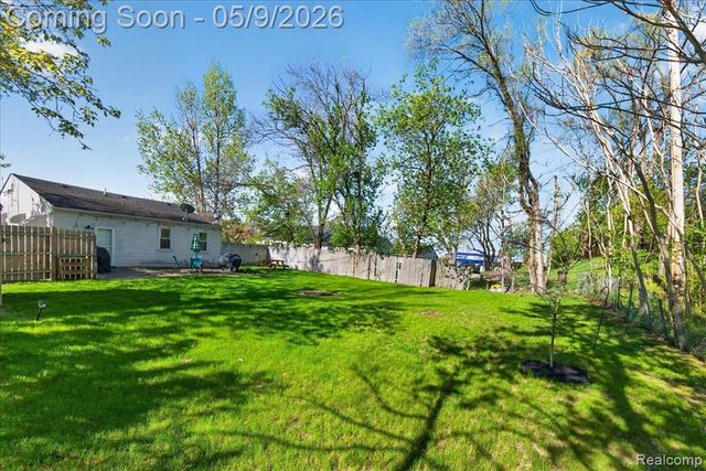 2145 E Walton Boulevard, Auburn Hills, MI 48326