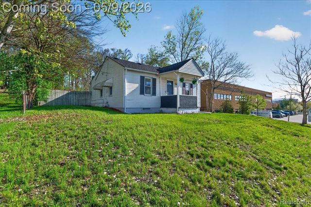 2145 E Walton Boulevard, Auburn Hills, MI 48326