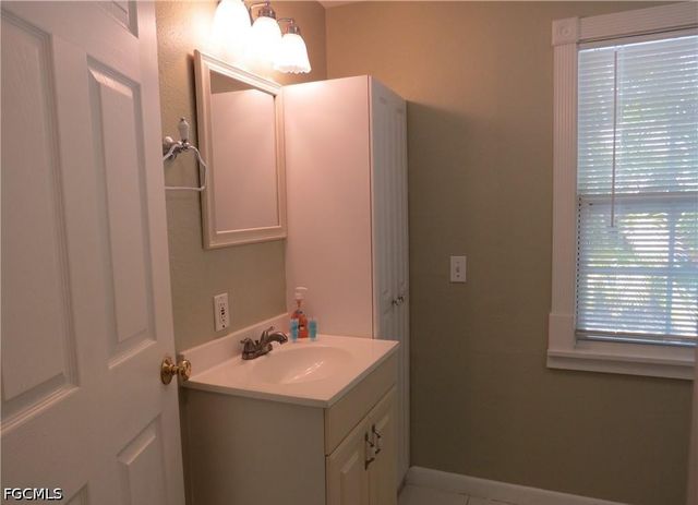 2704 2nd ST, Fort Myers, FL 33916