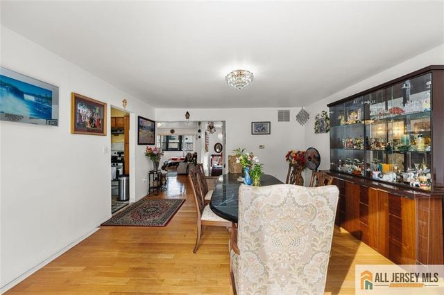 2605 Merrywood Drive, Edison, NJ 08817