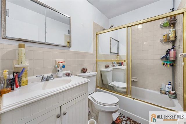 2605 Merrywood Drive, Edison, NJ 08817