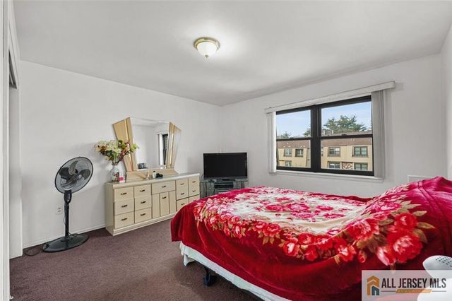 2605 Merrywood Drive, Edison, NJ 08817