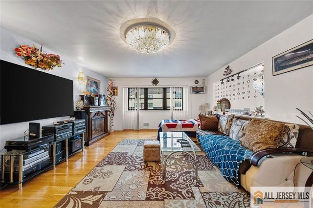 2605 Merrywood Drive, Edison, NJ 08817