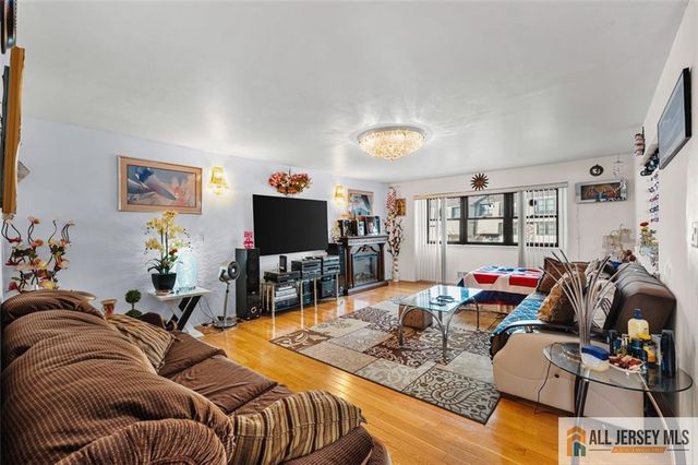 2605 Merrywood Drive, Edison, NJ 08817