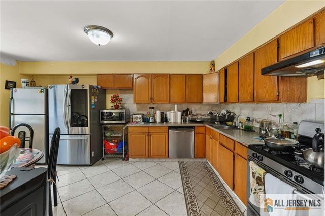 2605 Merrywood Drive, Edison, NJ 08817