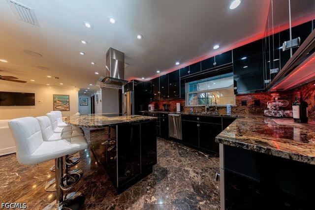 1013 SE 44th ST, Cape Coral, FL 33904