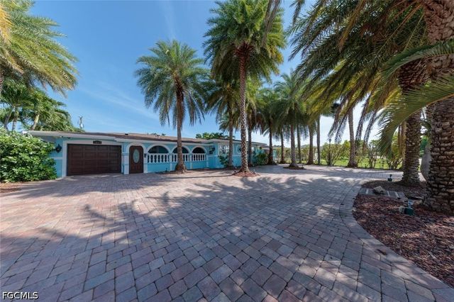 1013 SE 44th ST, Cape Coral, FL 33904