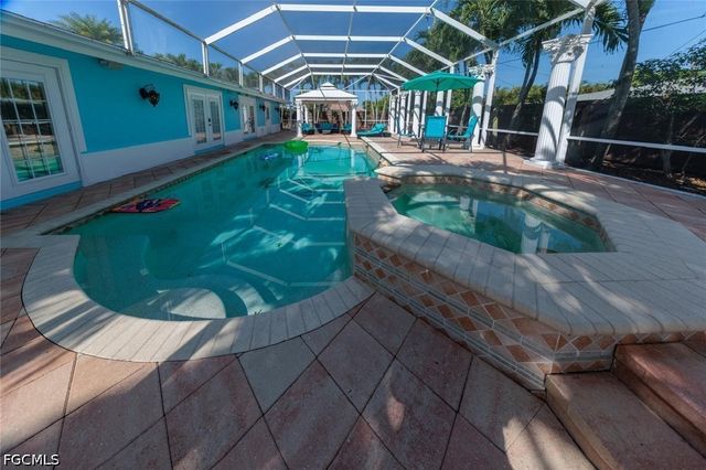 1013 SE 44th ST, Cape Coral, FL 33904