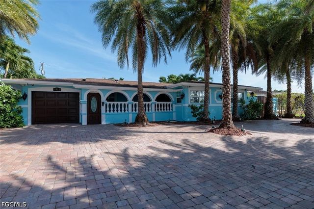 1013 SE 44th ST, Cape Coral, FL 33904