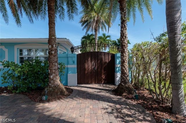 1013 SE 44th ST, Cape Coral, FL 33904