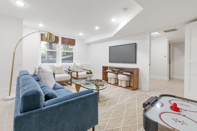 502 Massachusetts Ave 502, Lexington, MA 02421