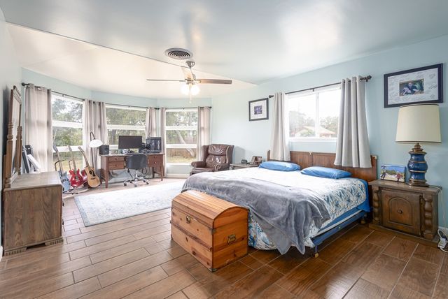 117 Hilltop Dr, Kerrville, TX 78028