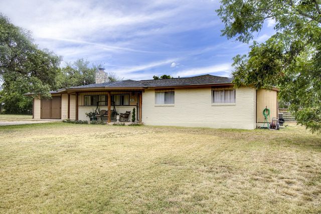 117 Hilltop Dr, Kerrville, TX 78028